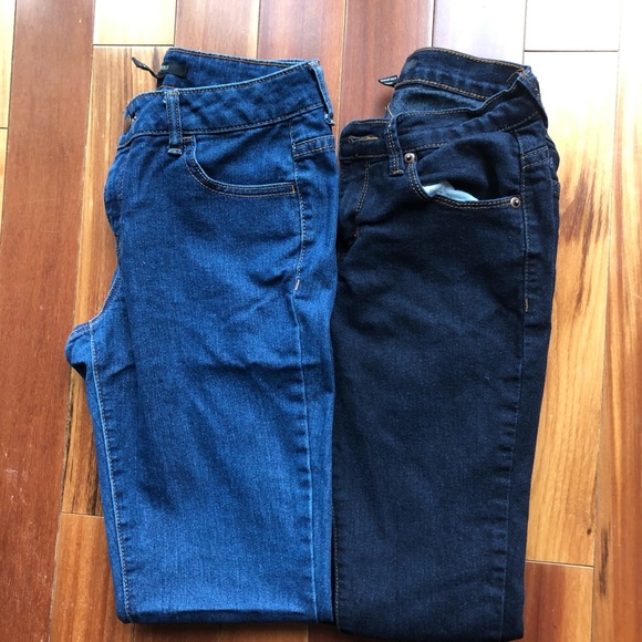 Forever 21 Denim - 2 pairs for $20 - Women’s Skinny Mid-Rise - Forever21 Jeans - Size US 25